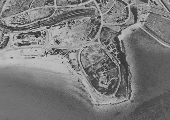 1945 - photo