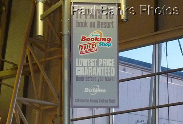 Paul Banks Photos - Butlins sign