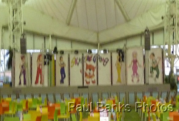 Paul Banks Photos - Pavilion stage