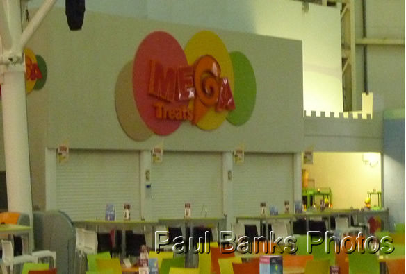 Paul Banks Photos - Butlins Mega treats shop