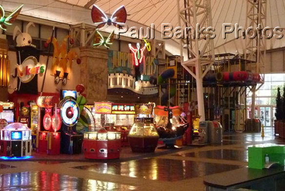 Paul Banks Photos - Butlins Pavilion area